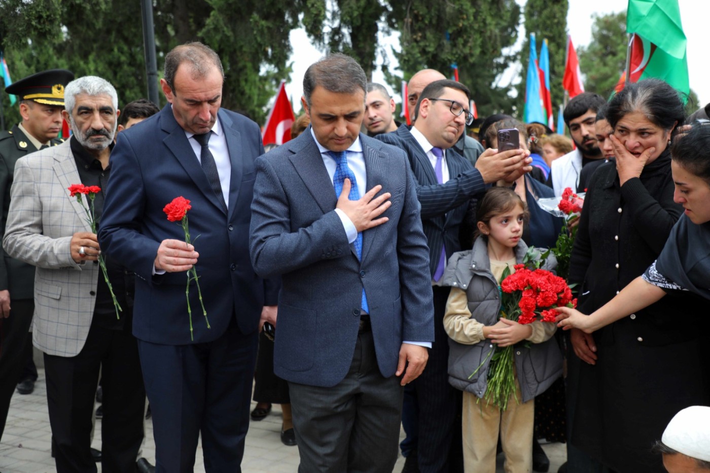 Vaqif Alıyevin qalıqları Gəncədə dəfn edildi - FOTOLAR